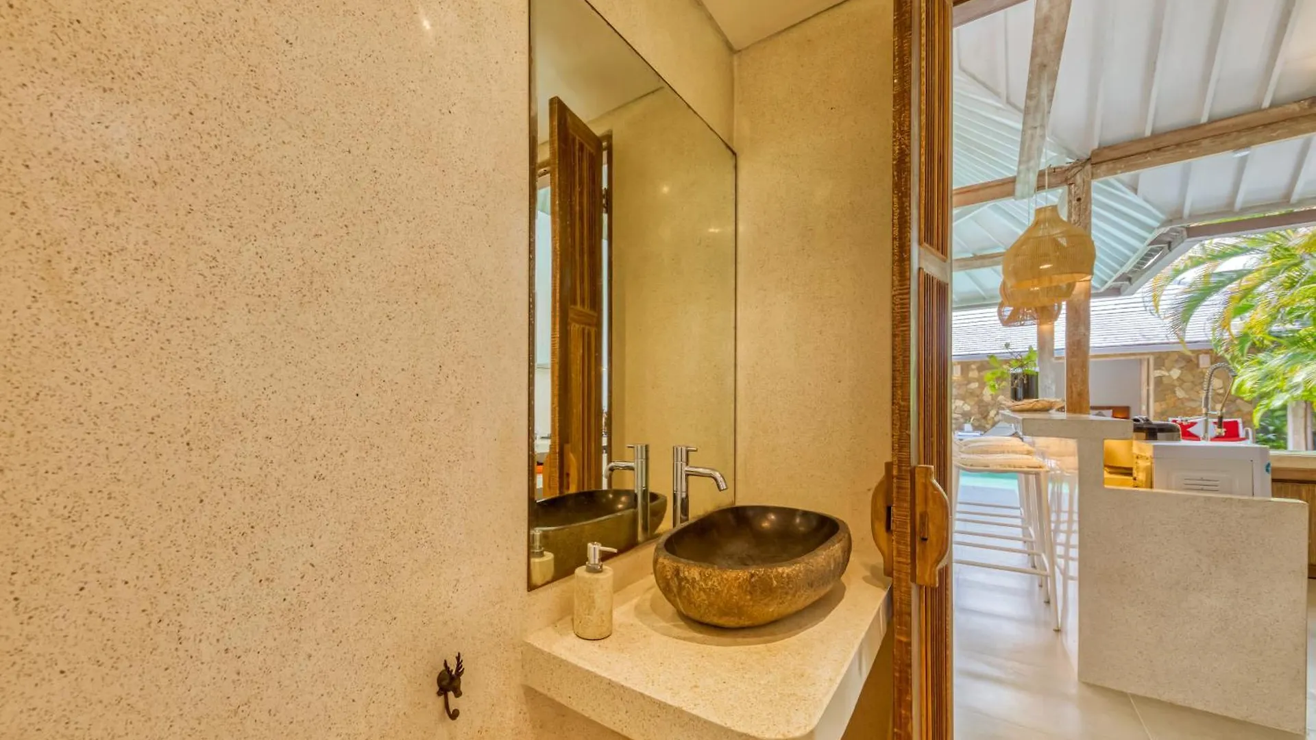 Apartment Promo 4 Bd Spacious Villa In Strategic Location Seminyak  Indonesia