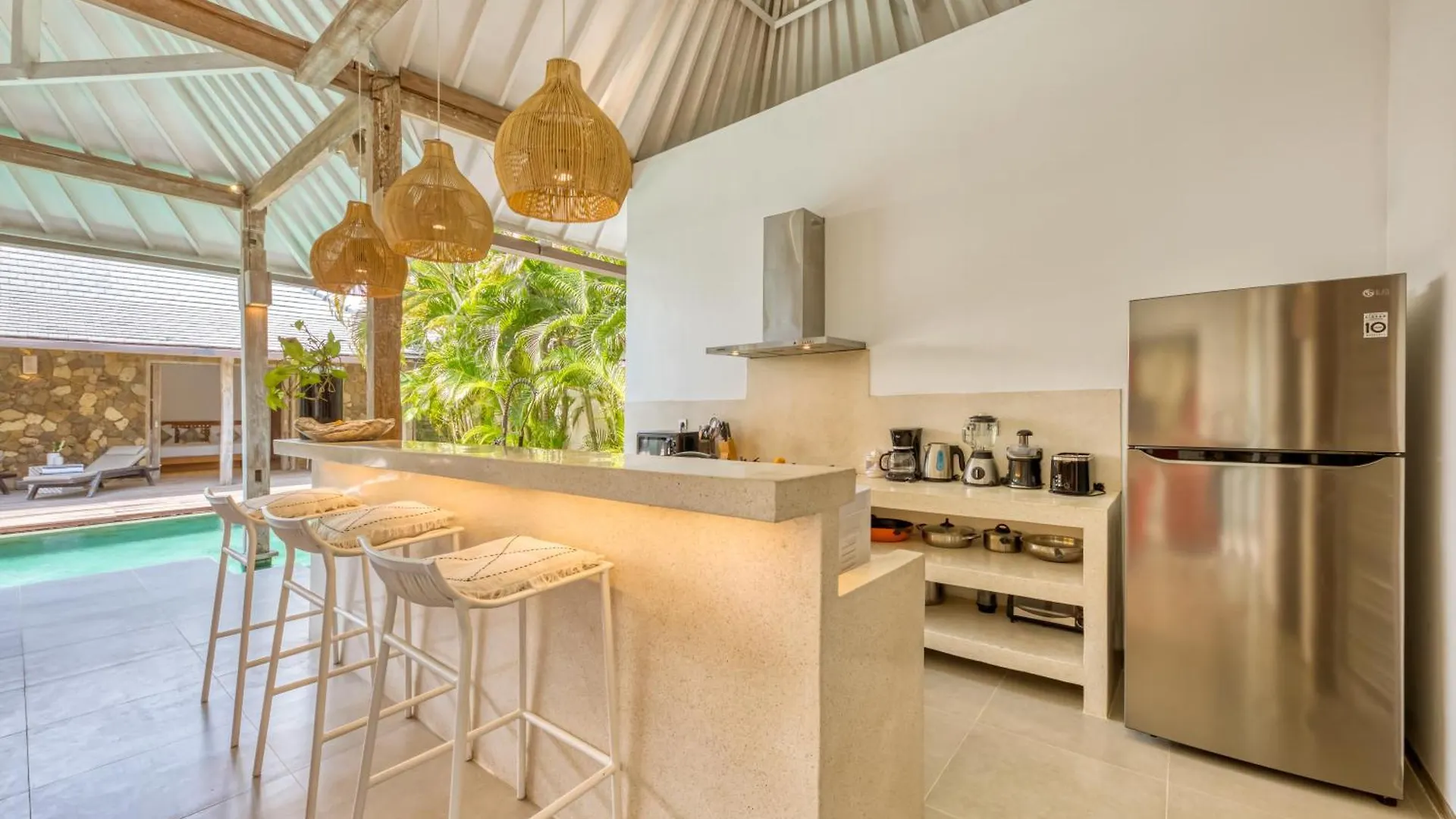 Promo 4 Bd Spacious Villa In Strategic Location Seminyak  Apartment