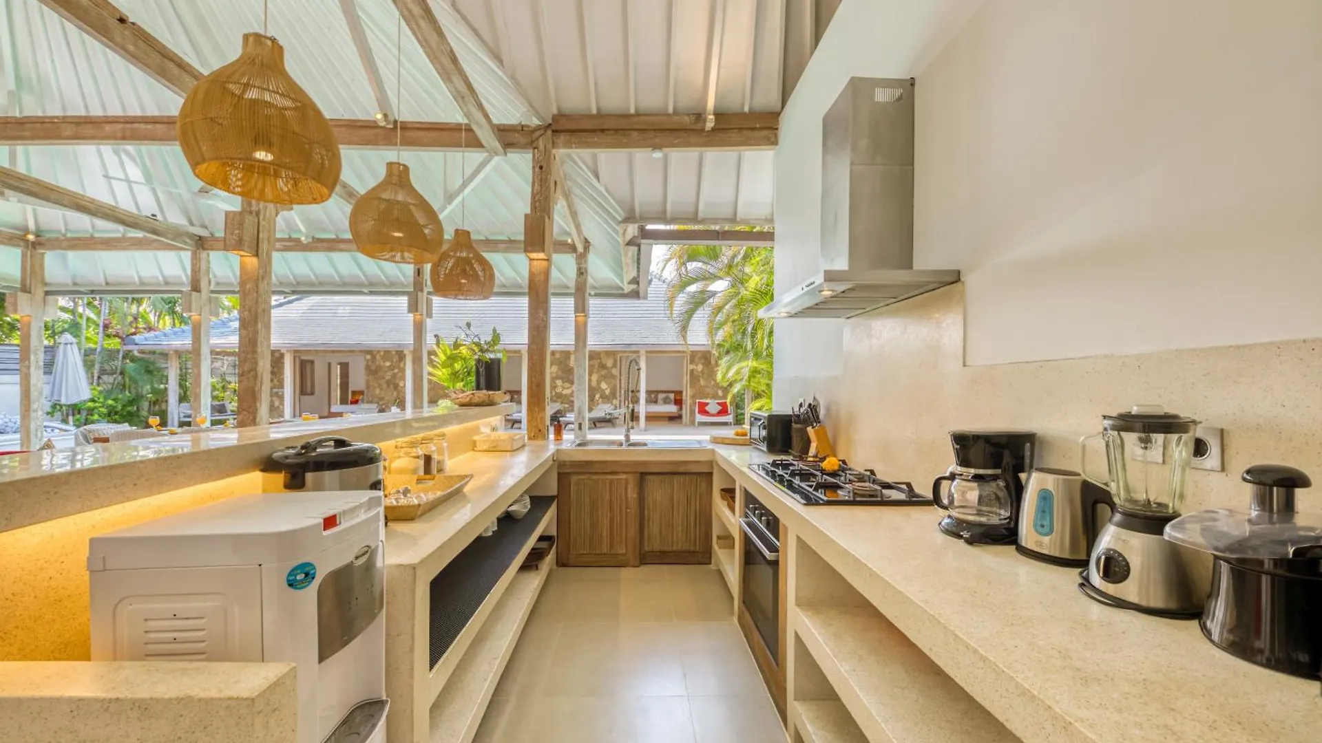Apartment Promo 4 Bd Spacious Villa In Strategic Location Seminyak