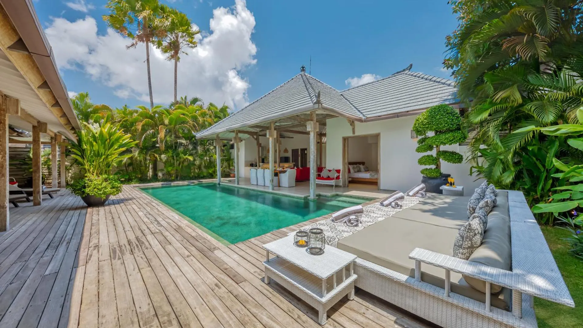 Promo 4 Bd Spacious Villa In Strategic Location Seminyak