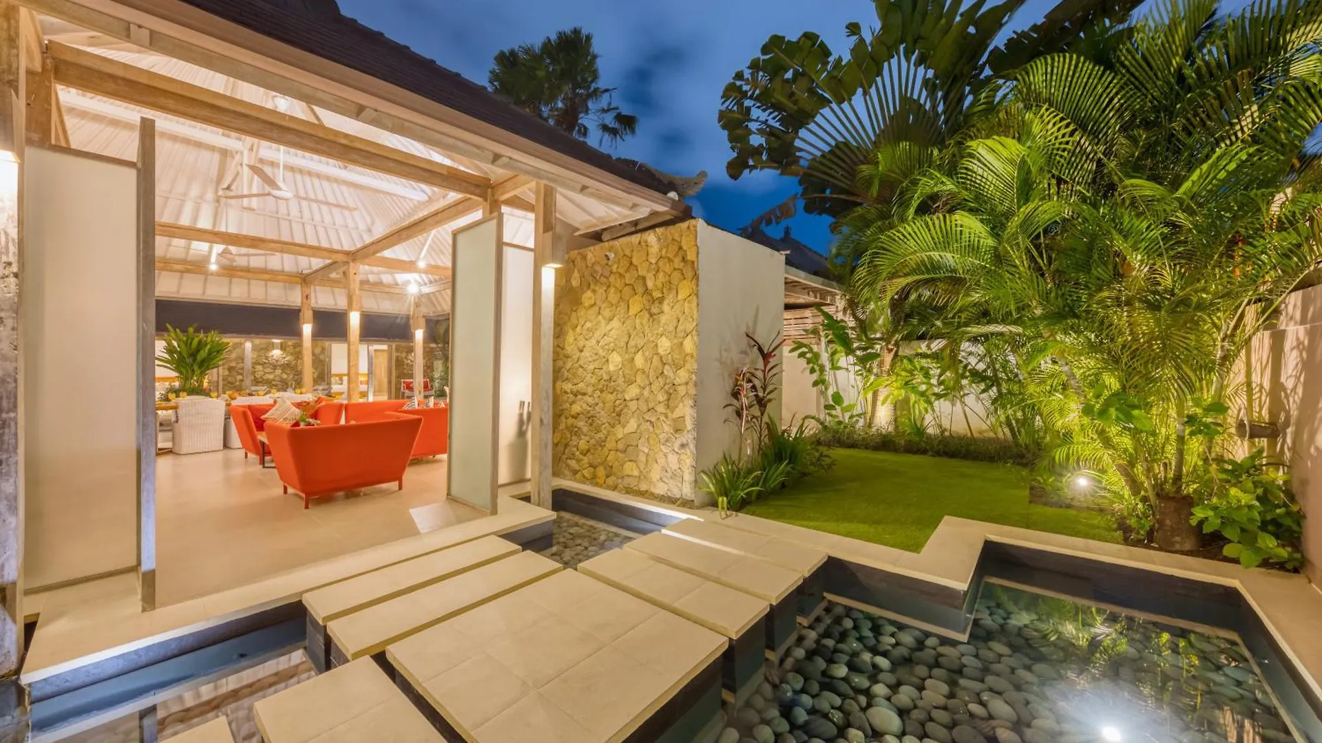 Apartment Promo 4 Bd Spacious Villa In Strategic Location Seminyak